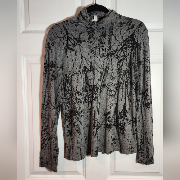 Tops - Gray and Black Abstract Long Sleeve Turtleneck Top Medium